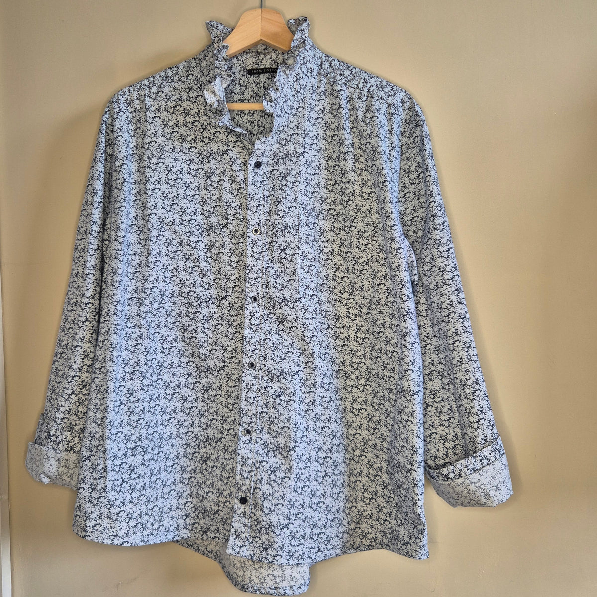 Navy floral shirt with ruffle collar : size L
