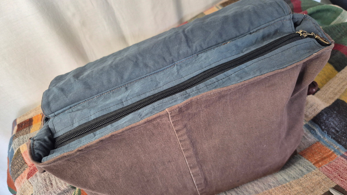 Quebec messenger bag - large