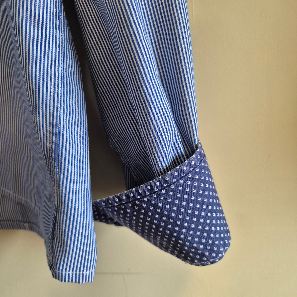 Navy pinstripe shirt with ruffle collar and contrast details : size S/M