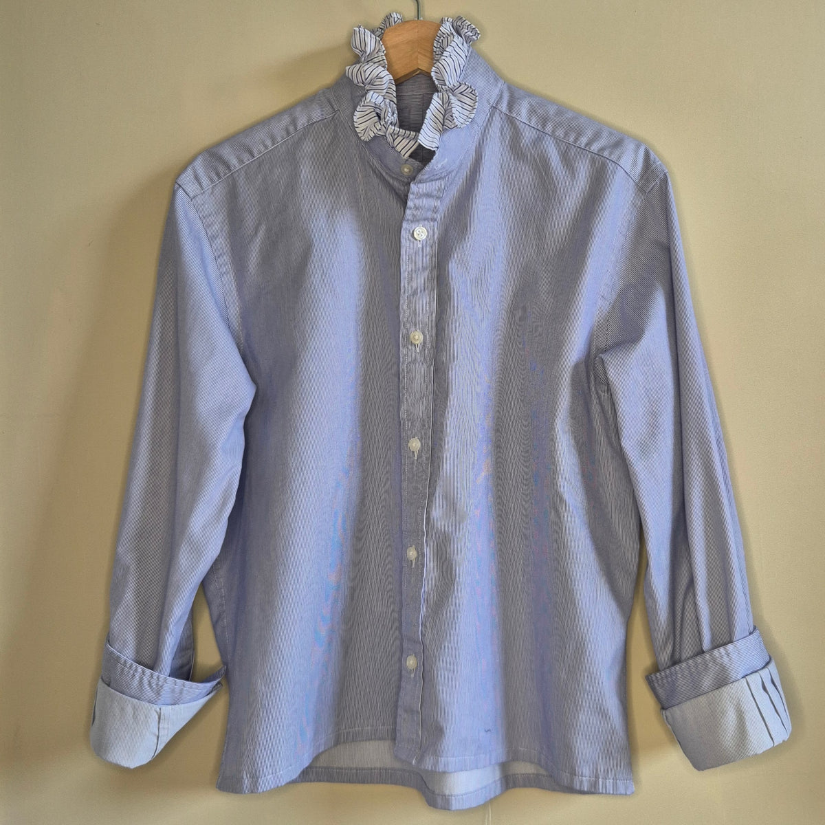 Navy pinstripe shirt with contrast ruffle collar : size S/M