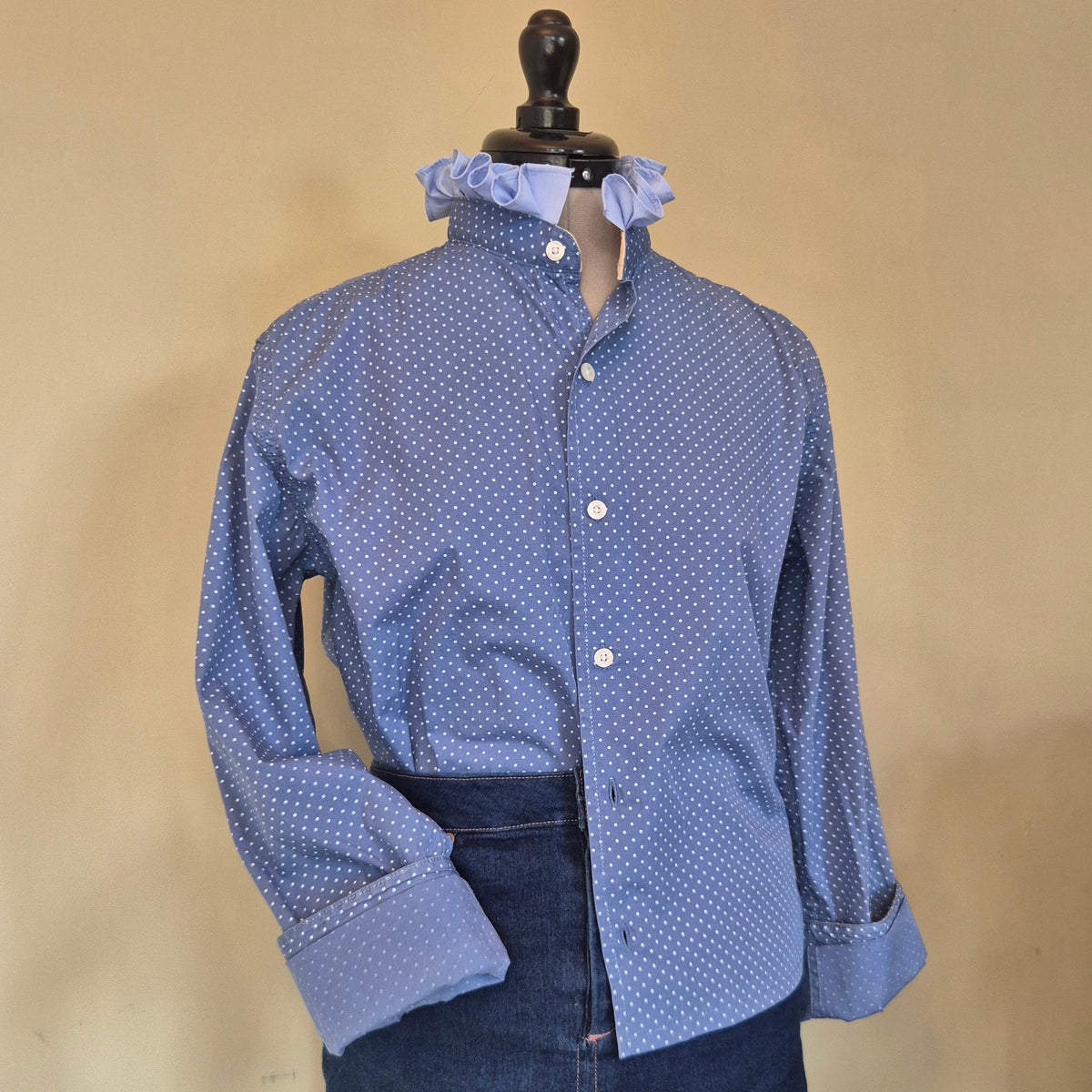 Blue polka-dot ruffle collar shirt - size S