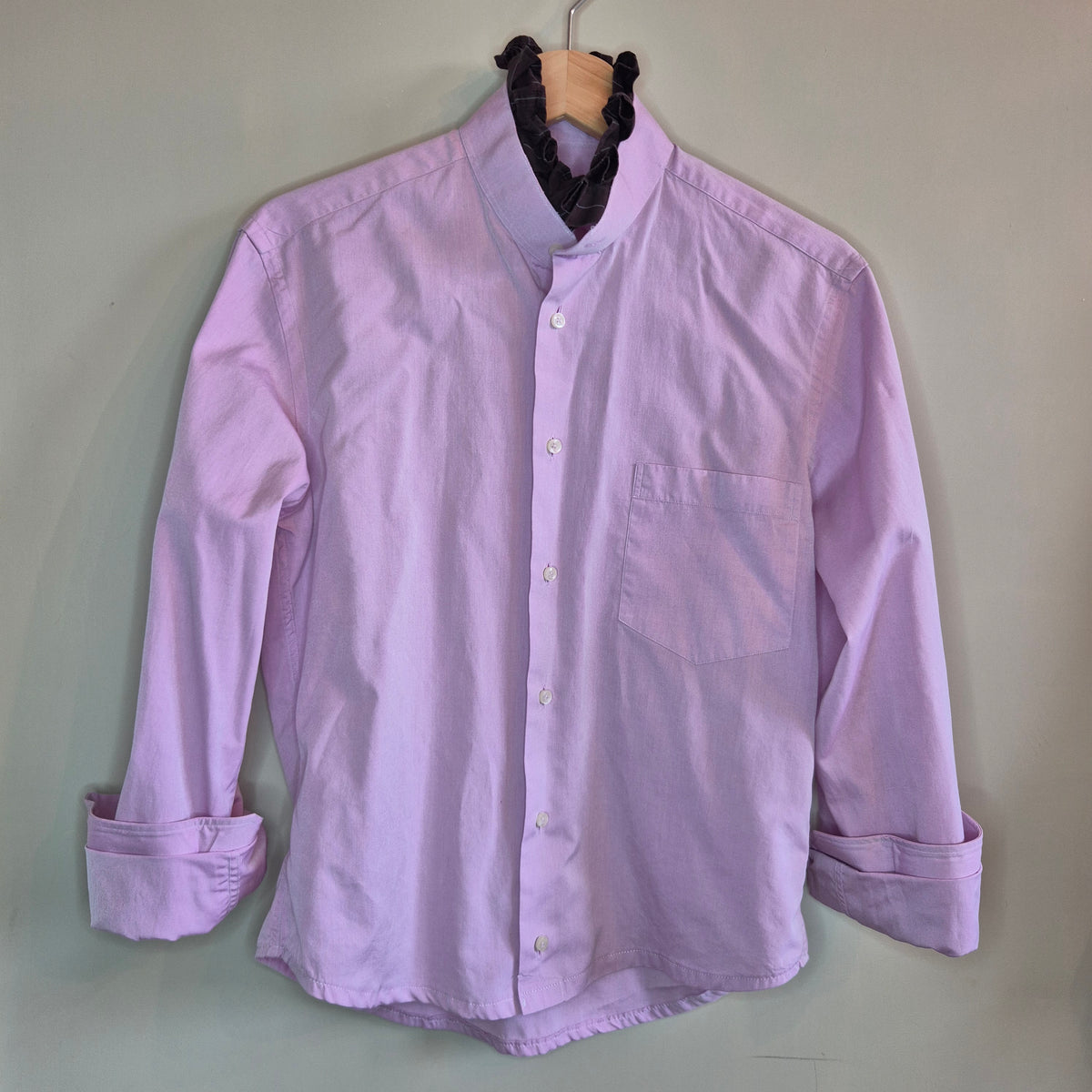 Pink shirt with contrast collar : size XS
