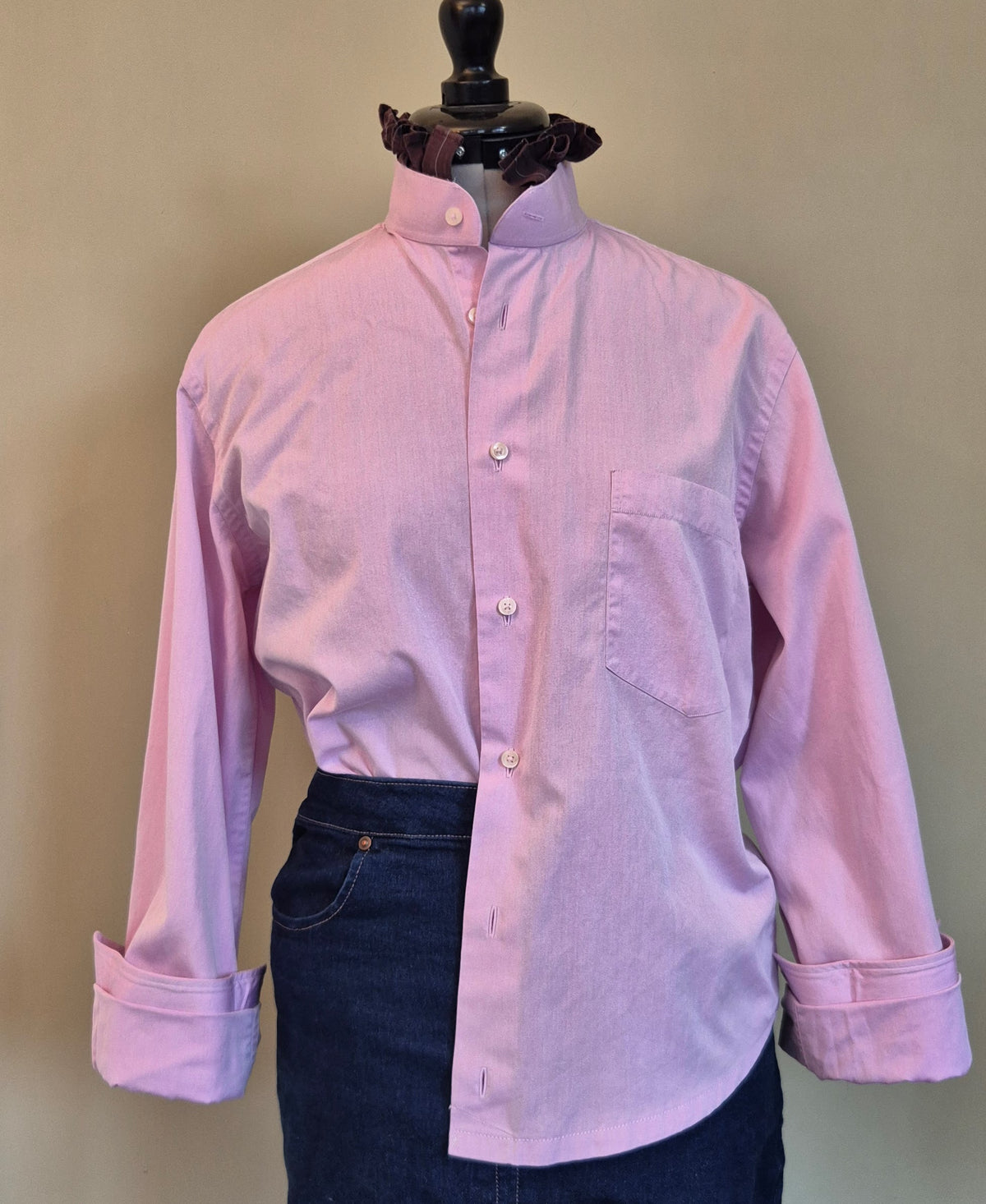 Pink shirt with contrast collar : size XS