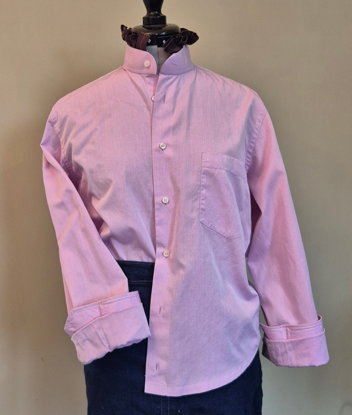 Pink shirt with contrast collar : size XS